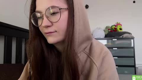 Snapshot of _nemalkovamia chatting on March 10, 2025, 3:01 am Mia with a big heart  online show from March 10, 2025, 3:01 am