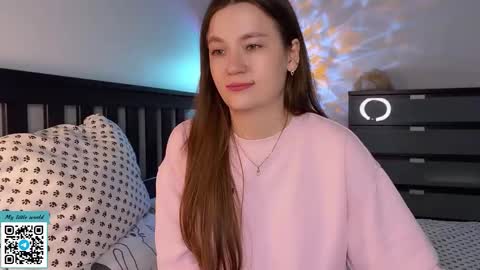 Snapshot of _nemalkovamia chatting on September 9, 2025, 3:00 pm Mia with a big heart  online show from September 9, 2025, 3:00 pm