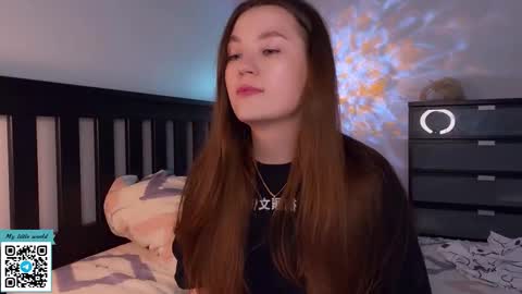 Snapshot of _nemalkovamia chatting on September 11, 2025, 10:48 am Mia with a big heart  online show from September 11, 2025, 10:48 am