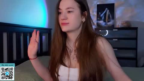 Snapshot of _nemalkovamia chatting on October 2, 2025, 11:39 am Mia with a big heart  online show from October 2, 2025, 11:39 am