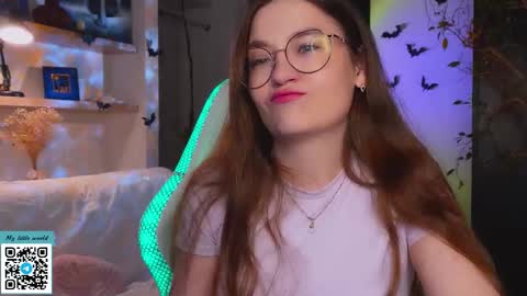 Snapshot of _nemalkovamia chatting on October 26, 2025, 12:27 am Mia with a big heart  online show from October 26, 2025, 12:27 am