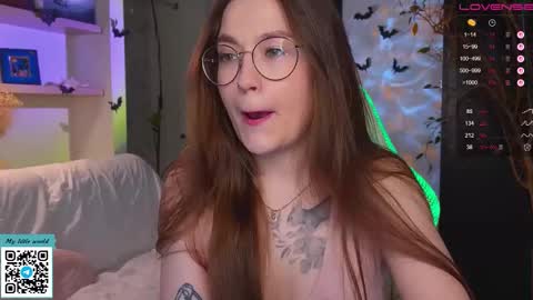 Mia with a big heart  online show from October 29, 2025, 2:47 am