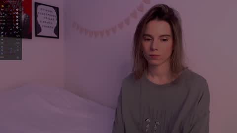 Snapshot of _ni_kiss chatting on December 17, 2024, 11:27 pm Nika online show from December 17, 2024, 11:27 pm