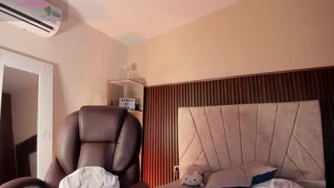 Niah  You can call me Ni or cutie haha online show from September 15, 2025, 8:42 pm