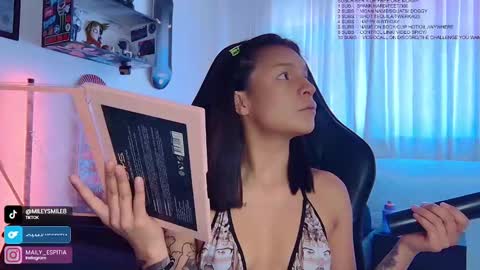 Mai   MODEL INDEPENT  online show from January 21, 2025, 3:43 pm