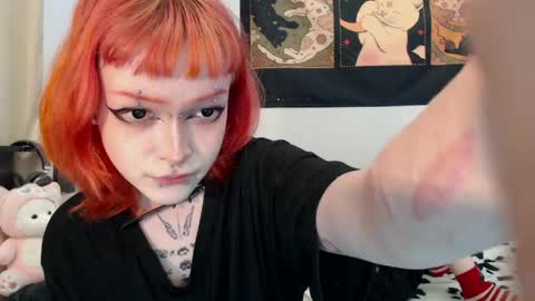 Nicole online show from May 19, 2026, 1:11 am
