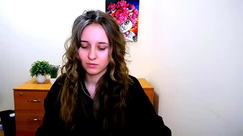 Snapshot of _nicole_new chatting on February 6, 2025, 3:31 pm Nica online show from February 6, 2025, 3:31 pm