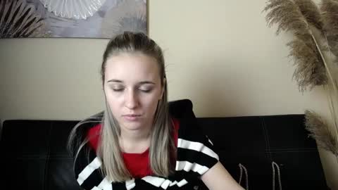 Nica online show from November 1, 2025, 10:39 am