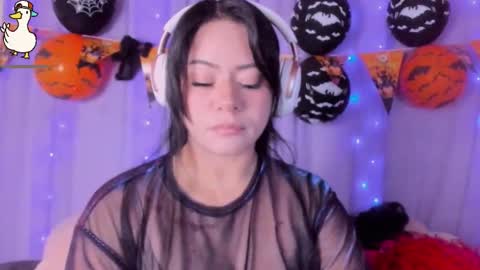 niiky online show from October 20, 2025, 12:27 pm