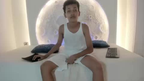 Noah online show from September 16, 2025, 8:32 pm