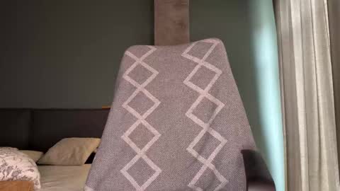 Snapshot of _octopussy_ chatting on October 18, 2025, 9:32 am Mikayla online show from October 18, 2025, 9:32 am