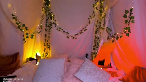 Snapshot of _oliviawolf__ chatting on January 6, 2025, 9:43 pm Olivia Wolf online show from January 6, 2025, 9:43 pm