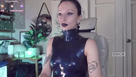 Snapshot of _owner_ chatting on February 23, 2025, 3:18 pm The Supreme Goddess Rose online show from February 23, 2025, 3:18 pm