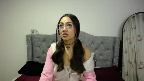 Snapshot of _pariiss chatting on December 22, 2025, 7:05 am Paris online show from December 22, 2025, 7:05 am