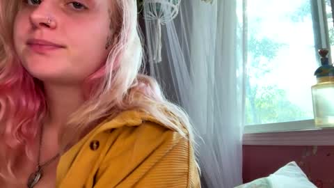 Snapshot of _peaceoutgirlscout_ chatting on October 4, 2025, 8:07 pm _peaceoutgirlscout_ online show from October 4, 2025, 8:07 pm