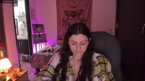 Snapshot of _peach__ chatting on June 23, 2026, 2:53 am violeta ig online show from June 23, 2026, 2:53 am