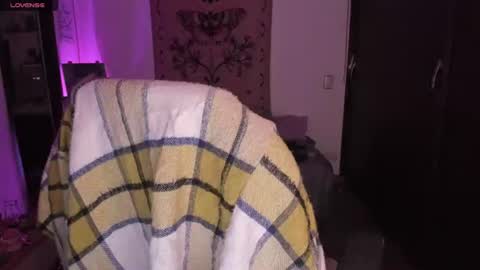 Snapshot of _peach__ chatting on June 29, 2026, 3:57 am violeta ig online show from June 29, 2026, 3:57 am