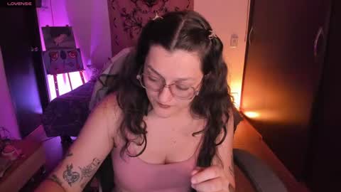 Snapshot of _peach__ chatting on July 10, 2026, 4:39 am violeta ig online show from July 10, 2026, 4:39 am