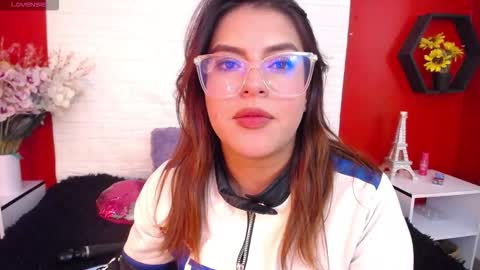 Laura online show from October 8, 2025, 7:22 pm