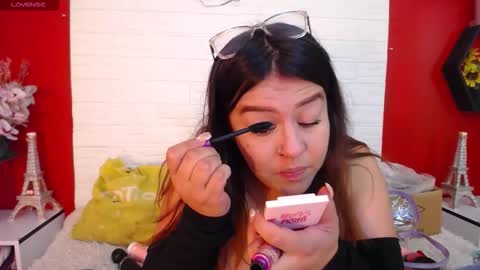 Laura online show from November 3, 2025, 5:03 pm