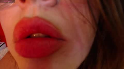 Laura online show from December 15, 2025, 10:36 pm