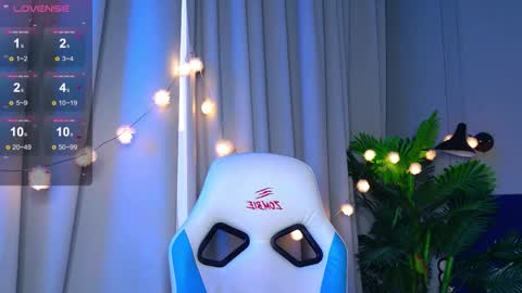 im Amy online show from October 13, 2025, 6:02 am