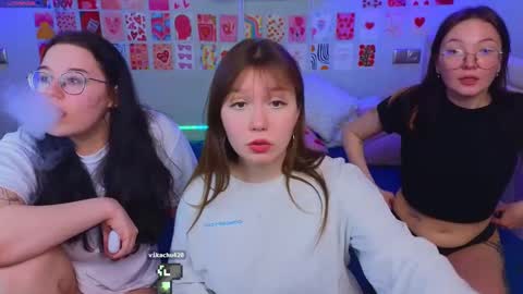 LISSAPVT IS OPEN online show from March 1, 2025, 9:37 pm