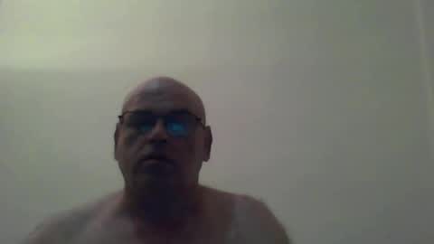 Snapshot of _reyi chatting on May 18, 2026, 8:20 am REY online show from May 18, 2026, 8:20 am