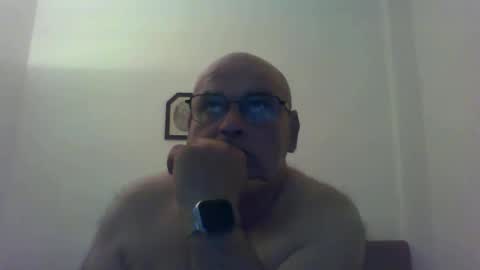 Snapshot of _reyi chatting on May 19, 2026, 6:20 am REY online show from May 19, 2026, 6:20 am