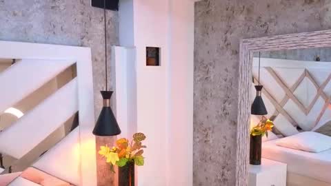 Sara online show from September 8, 2025, 8:19 pm