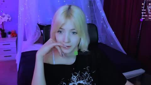 Snapshot of _sabrina_moore chatting on May 3, 2026, 9:15 am sabrina online show from May 3, 2026, 9:15 am