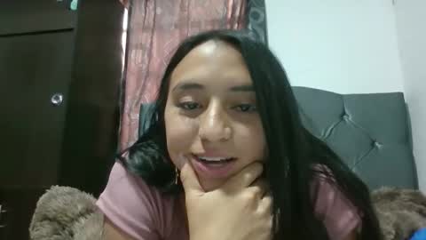 _salomeparra1 online show from October 23, 2025, 4:39 pm
