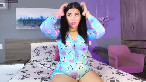 _samantagomez online show from March 11, 2025, 11:33 am