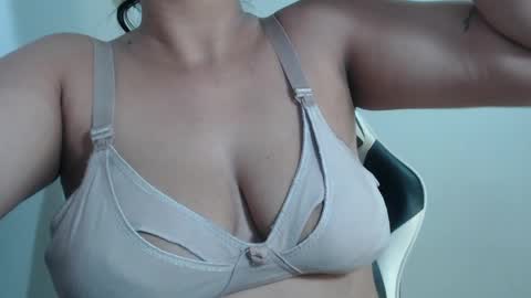 Snapshot of _samantha_fox19 chatting on April 5, 2026, 3:20 pm _samantha_fox19 online show from April 5, 2026, 3:20 pm