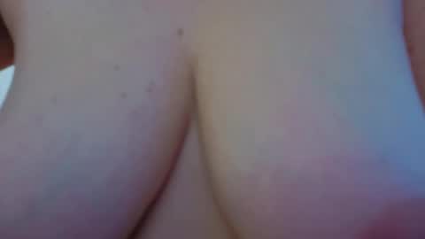 Snapshot of _sansa_ chatting on October 6, 2025, 5:43 pm Anna online show from October 6, 2025, 5:43 pm
