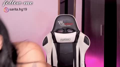 Snapshot of _sara_hernandez chatting on January 21, 2025, 9:57 am Sara  intagram online show from January 21, 2025, 9:57 am