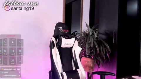 Snapshot of _sara_hernandez chatting on February 28, 2025, 10:09 am Sara  intagram online show from February 28, 2025, 10:09 am