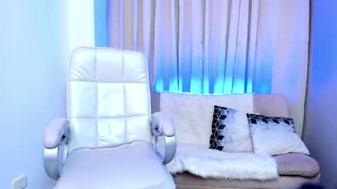 Scarlet online show from May 27, 2026, 1:57 am