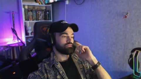 Ask me online show from September 25, 2025, 8:23 pm