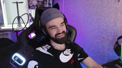 Ask me online show from November 1, 2025, 6:37 am