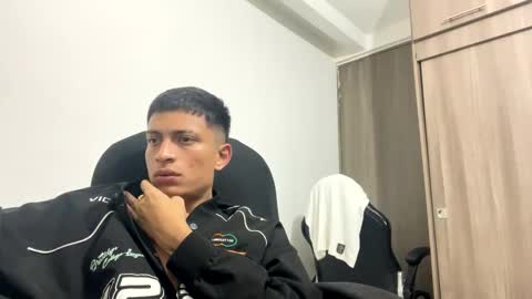 Juan Pablo-independent model online show from February 3, 2025, 6:56 am