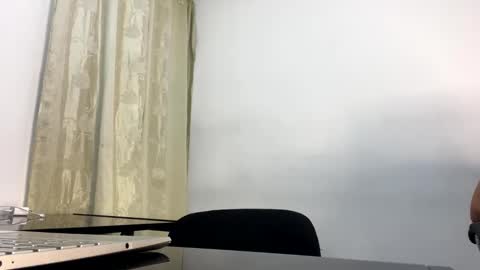 Juan Pablo-independent model online show from February 19, 2025, 5:05 am