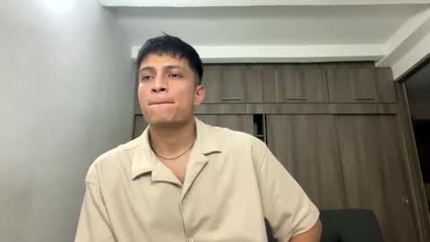 Juan Pablo-independent model online show from February 10, 2026, 5:00 am