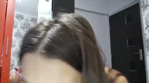 _sexy_sophie_69 online show from September 18, 2025, 8:33 pm