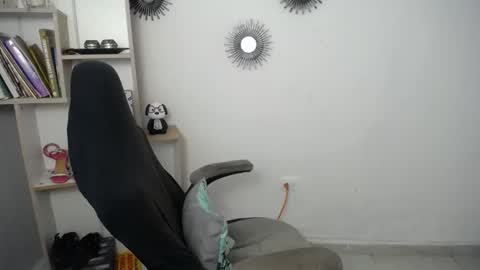 Snapshot of _sexyredhead_ chatting on June 4, 2026, 12:22 pm KATA online show from June 4, 2026, 12:22 pm