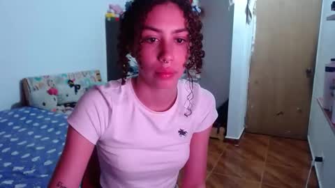 _shanellxxx online show from May 15, 2026, 2:40 am