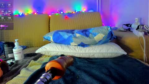 Nik online show from December 27, 2024, 6:10 pm