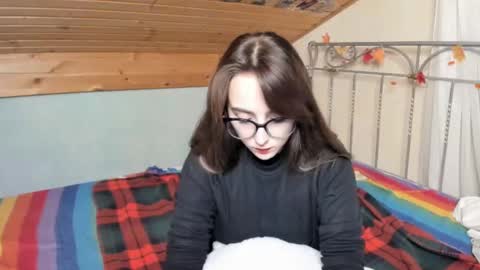 Snapshot of _silverdream chatting on December 9, 2024, 9:37 pm _silverdream online show from December 9, 2024, 9:37 pm