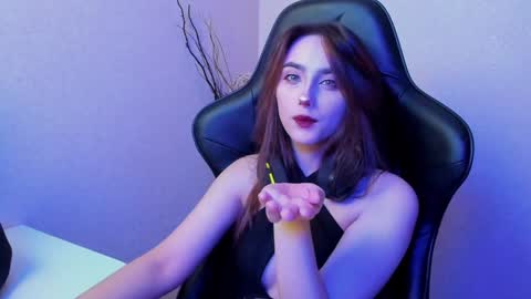 Snapshot of _silverdream chatting on January 11, 2025, 12:22 am _silverdream online show from January 11, 2025, 12:22 am