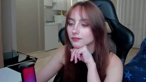 Snapshot of _silverdream chatting on September 27, 2025, 7:30 pm _silverdream online show from September 27, 2025, 7:30 pm